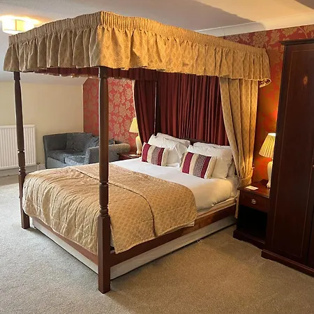 East Ayton Hotel,