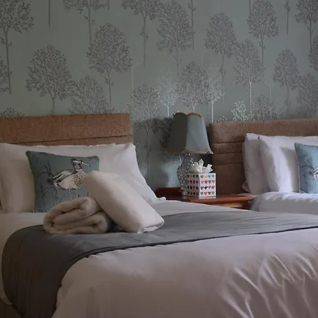 East Ayton Hotel, מלון