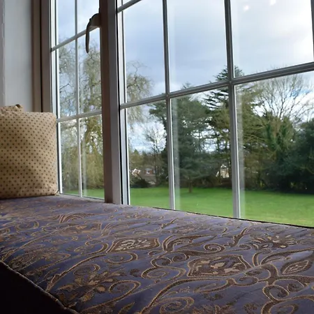 East Ayton Hotel,