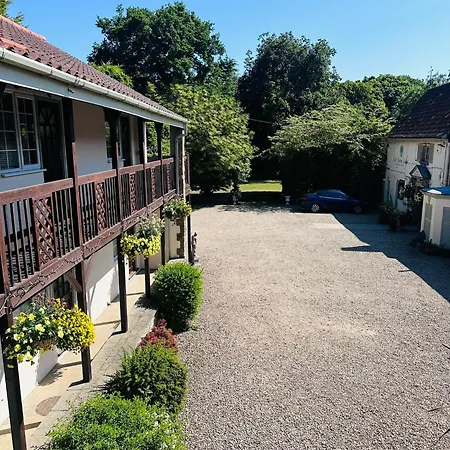 מלון East Ayton Hotel,