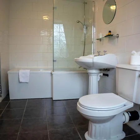 East Ayton Hotel,