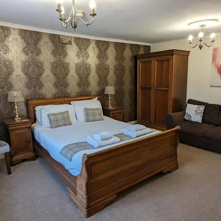 East Ayton Hotel,