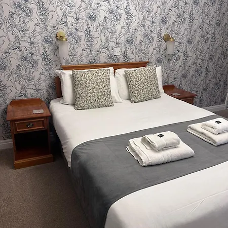East Ayton Hotel, فندق 3*
