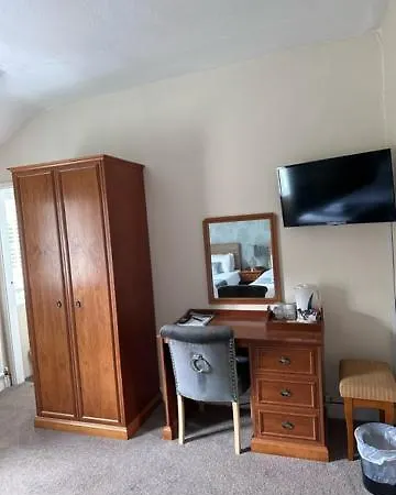 East Ayton Hotel,