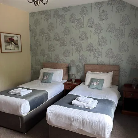 East Ayton Hotel, Otel