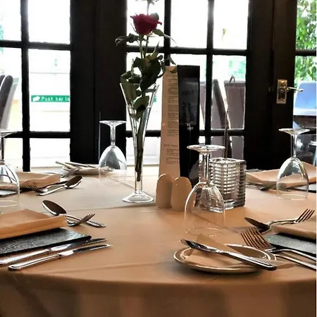 East Ayton Hotel, 3*