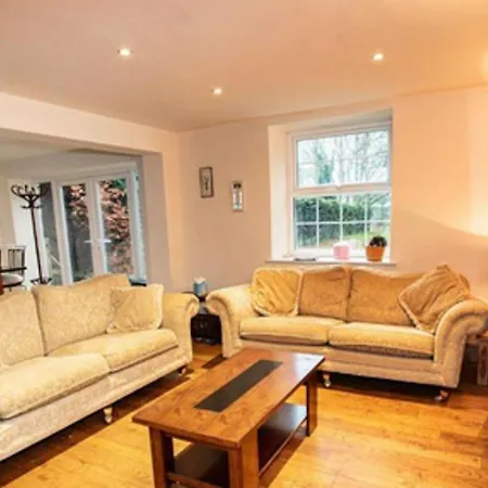 East Ayton Hotel, סקארבורו