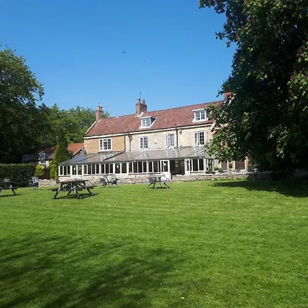 East Ayton Hotel,