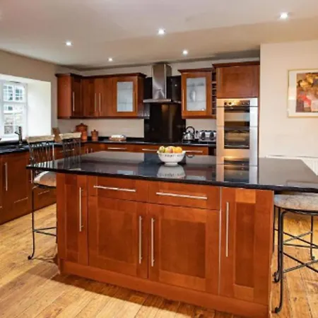 מלון East Ayton Hotel,