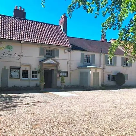 East Ayton Hotel, 3*