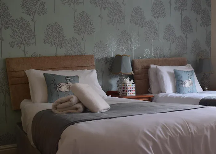 East Ayton Hotel, Hotel