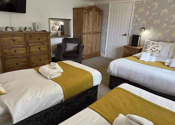 East Ayton Hotel, Hotel