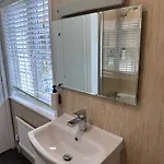 East Ayton Hotel, Hotel