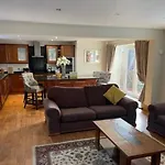 East Ayton Hotel,